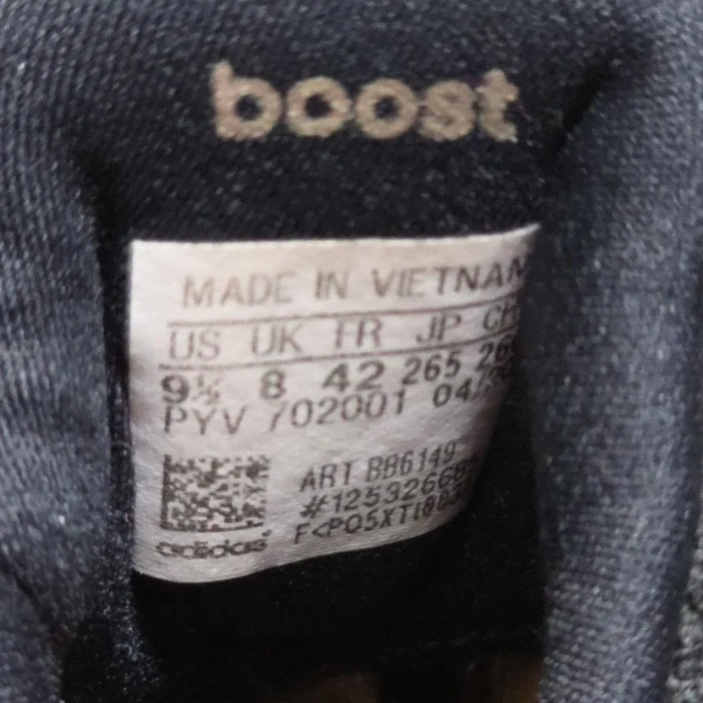 Size 9.5 - Adidas UltraBoost‎ 4.0 Core Black W
